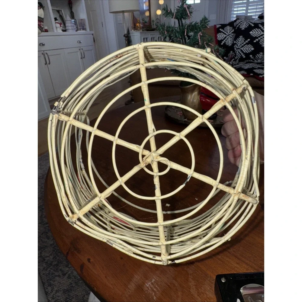 Vintage Coated Wire White HANDLED EGG‎ EASTER/ Plant Basket With Flowers OLA51